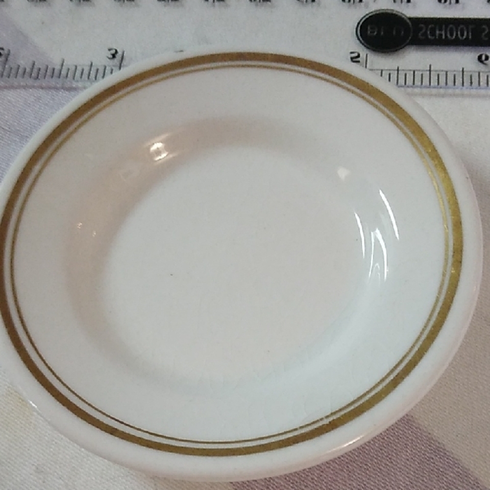 White and Gold Elegant Dinner Plate